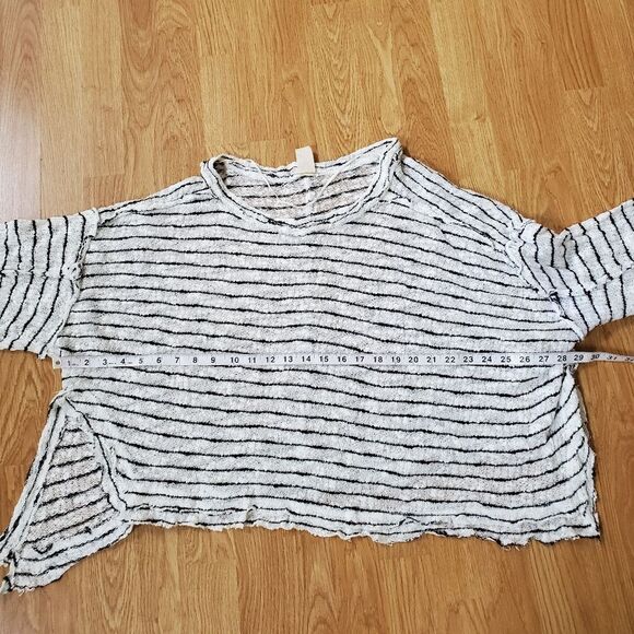 Free People Island Girl Hacci Top - size XS in Black/White - Picture 12 of 14